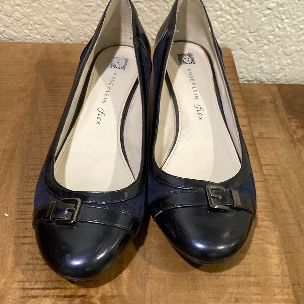 Anne Klein iFlex Navy Pumps 1.5” Block Heels Comfortable Suede and Leather